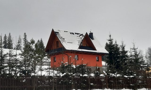 Cyrwony domek