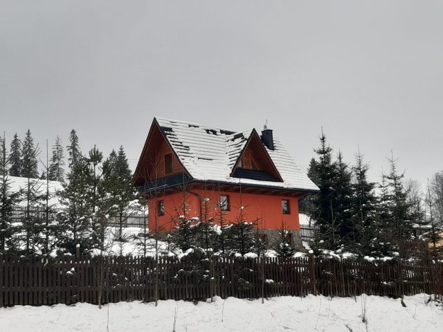 Cyrwony domek